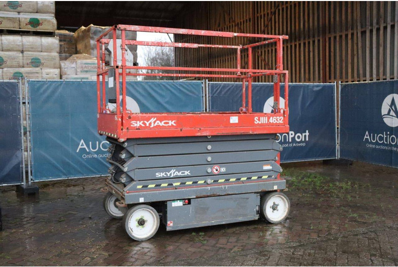 Skyjack SJIII 4632 - Šķērveida pacēlājs: foto 1 Skyjack SJIII 4632 - Šķērveida pacēlājs: foto 1