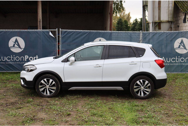 Suzuki SX4 - Sedans: foto 2 Suzuki SX4 - Sedans: foto 2