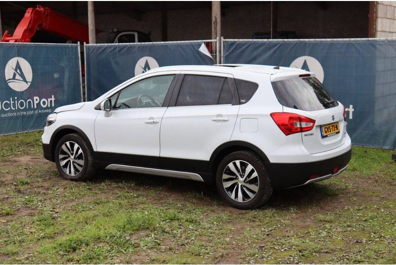 Suzuki SX4 - Sedans: foto 3 Suzuki SX4 - Sedans: foto 3