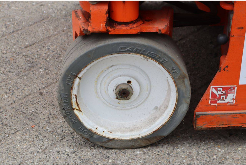 Šķērveida pacēlājs TEU Skyjack SJ III 3219: foto 10