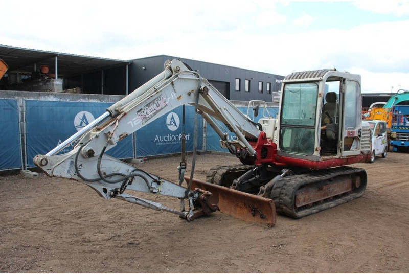 Kāpurķēžu ekskavators Takeuchi TB 175: foto 8
