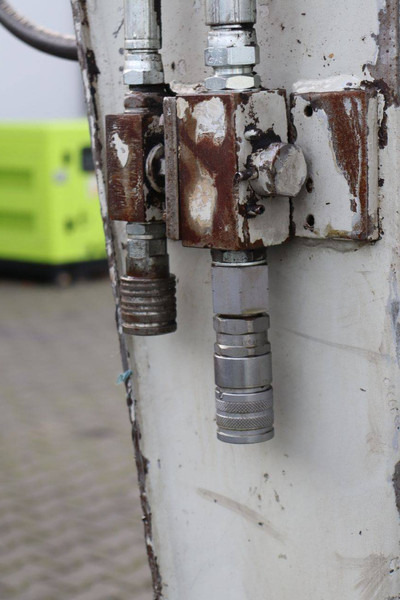 Riteņu ekskavators Takeuchi TB175W: foto 14 Riteņu ekskavators Takeuchi TB175W: foto 14