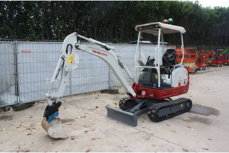 Takeuchi TB216 - Mini-ekskavators: foto 3 Takeuchi TB216 - Mini-ekskavators: foto 3