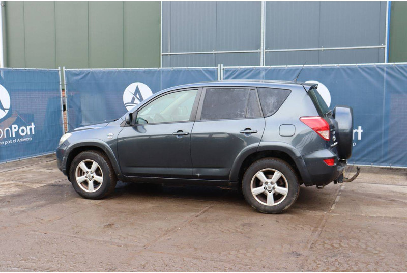 Toyota ALA30L-AWFGXW - SUV: foto 3 Toyota ALA30L-AWFGXW - SUV: foto 3