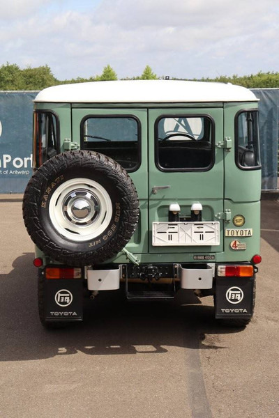 Toyota Land Cruiser FJ40 - Vieglā automašīna: foto 4 Toyota Land Cruiser FJ40 - Vieglā automašīna: foto 4