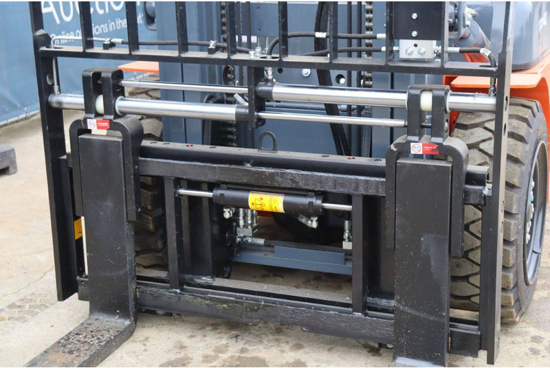 Jaunā Dīzeļiekrāvējs VMAX CPCD40: foto 11