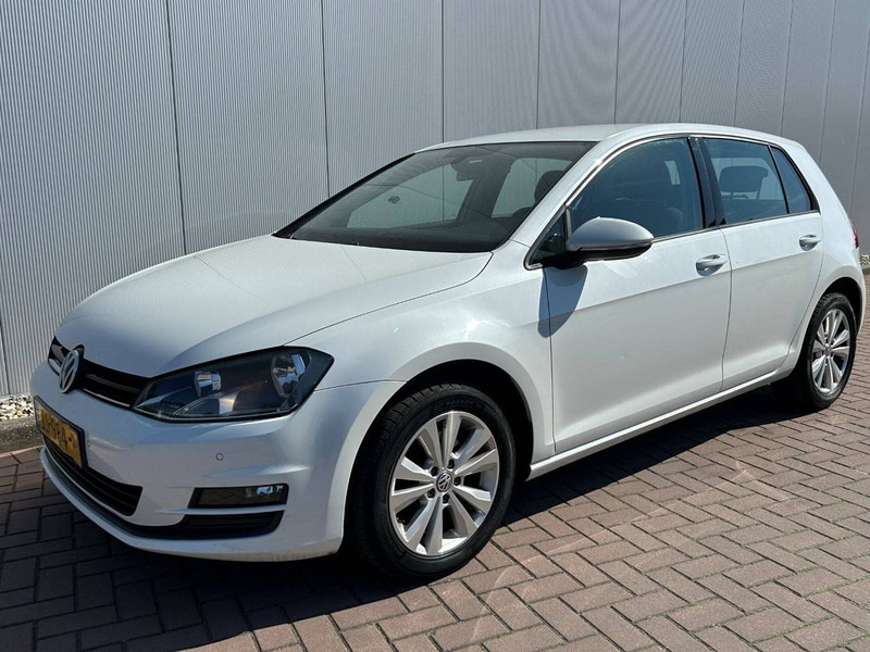 Volkswagen Golf - Vieglā automašīna: foto 1 Volkswagen Golf - Vieglā automašīna: foto 1