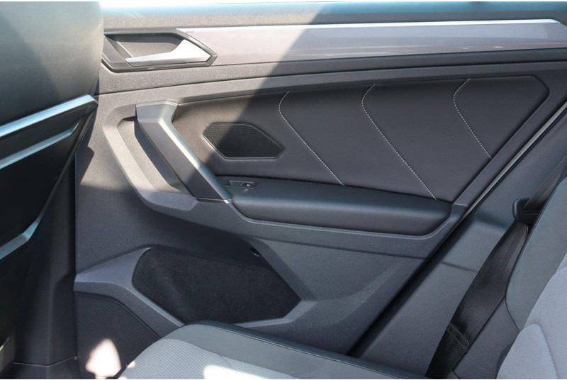 Vieglā automašīna Volkswagen Tiguan R line: foto 20
