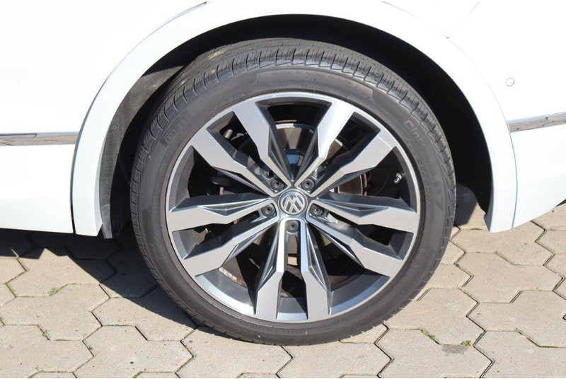 Vieglā automašīna Volkswagen Tiguan R line: foto 14