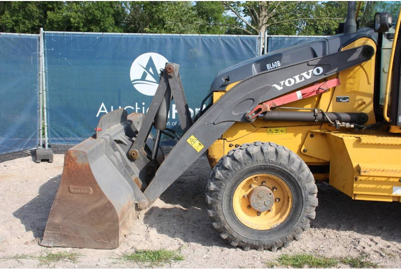 Ekskavators-iekrāvējs Volvo BL60B: foto 11 Ekskavators-iekrāvējs Volvo BL60B: foto 11