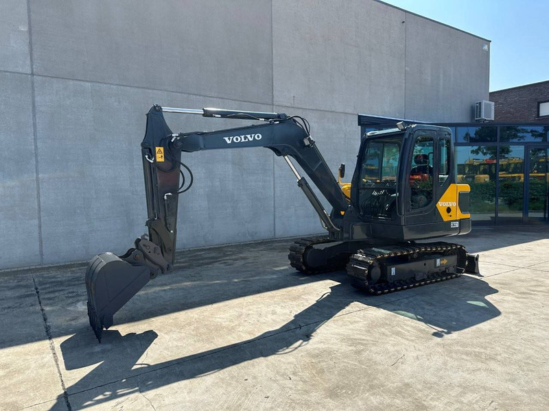 Volvo EC55D - Kāpurķēžu ekskavators: foto 1 Volvo EC55D - Kāpurķēžu ekskavators: foto 1