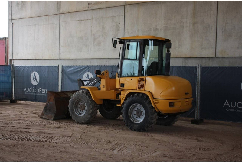 Volvo L30B-Z/X - Riteņu iekrāvējs: foto 3 Volvo L30B-Z/X - Riteņu iekrāvējs: foto 3