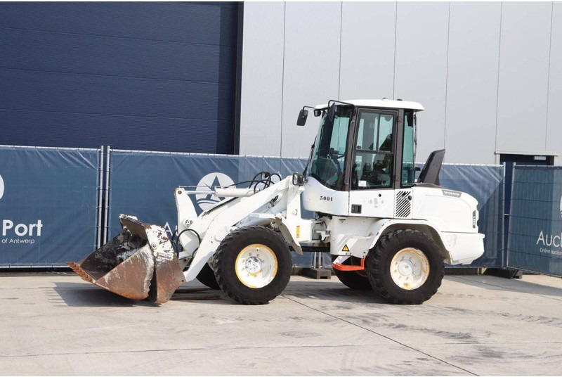 Volvo L30G - Riteņu iekrāvējs: foto 1 Volvo L30G - Riteņu iekrāvējs: foto 1