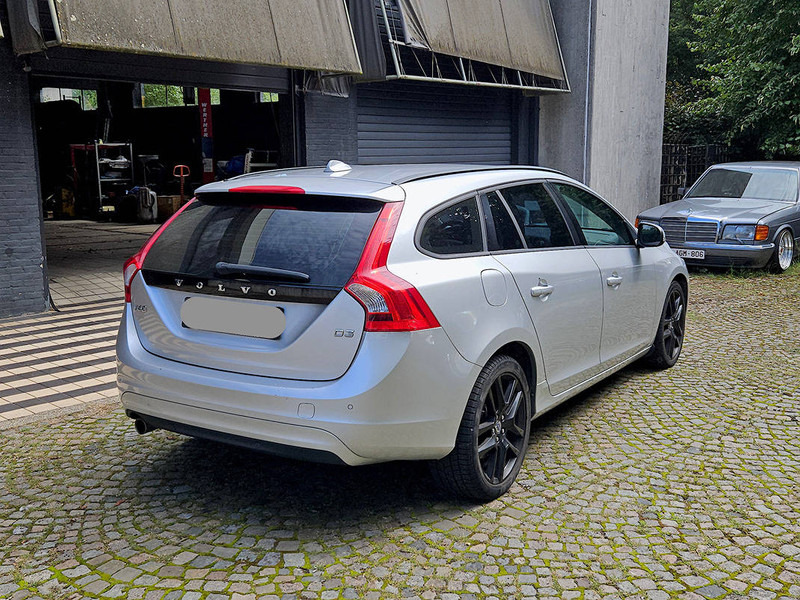 Volvo V60 D3 - Sedans: foto 5 Volvo V60 D3 - Sedans: foto 5