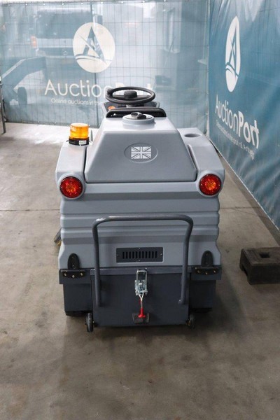 Westfield S1250 - Ielu tīrīšanas mašīna: foto 5 Westfield S1250 - Ielu tīrīšanas mašīna: foto 5