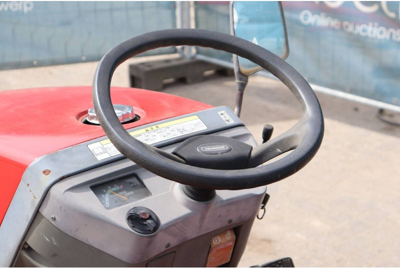 Traktors Yanmar: foto 15