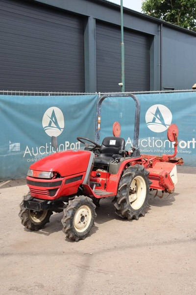 Traktors Yanmar: foto 8
