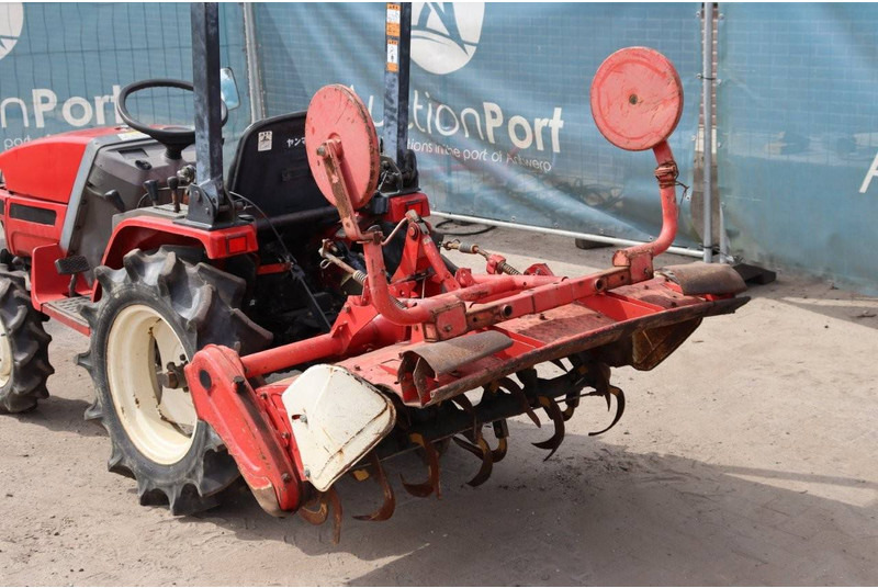 Traktors Yanmar: foto 11