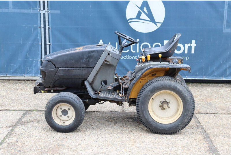 Yanmar Ke-100 - Traktors: foto 2 Yanmar Ke-100 - Traktors: foto 2
