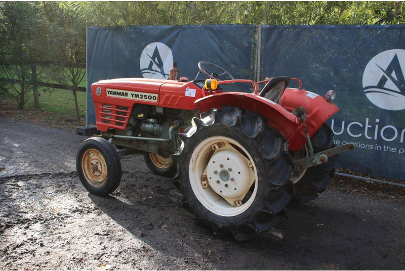 Yanmar YM2500 - Traktors: foto 3 Yanmar YM2500 - Traktors: foto 3