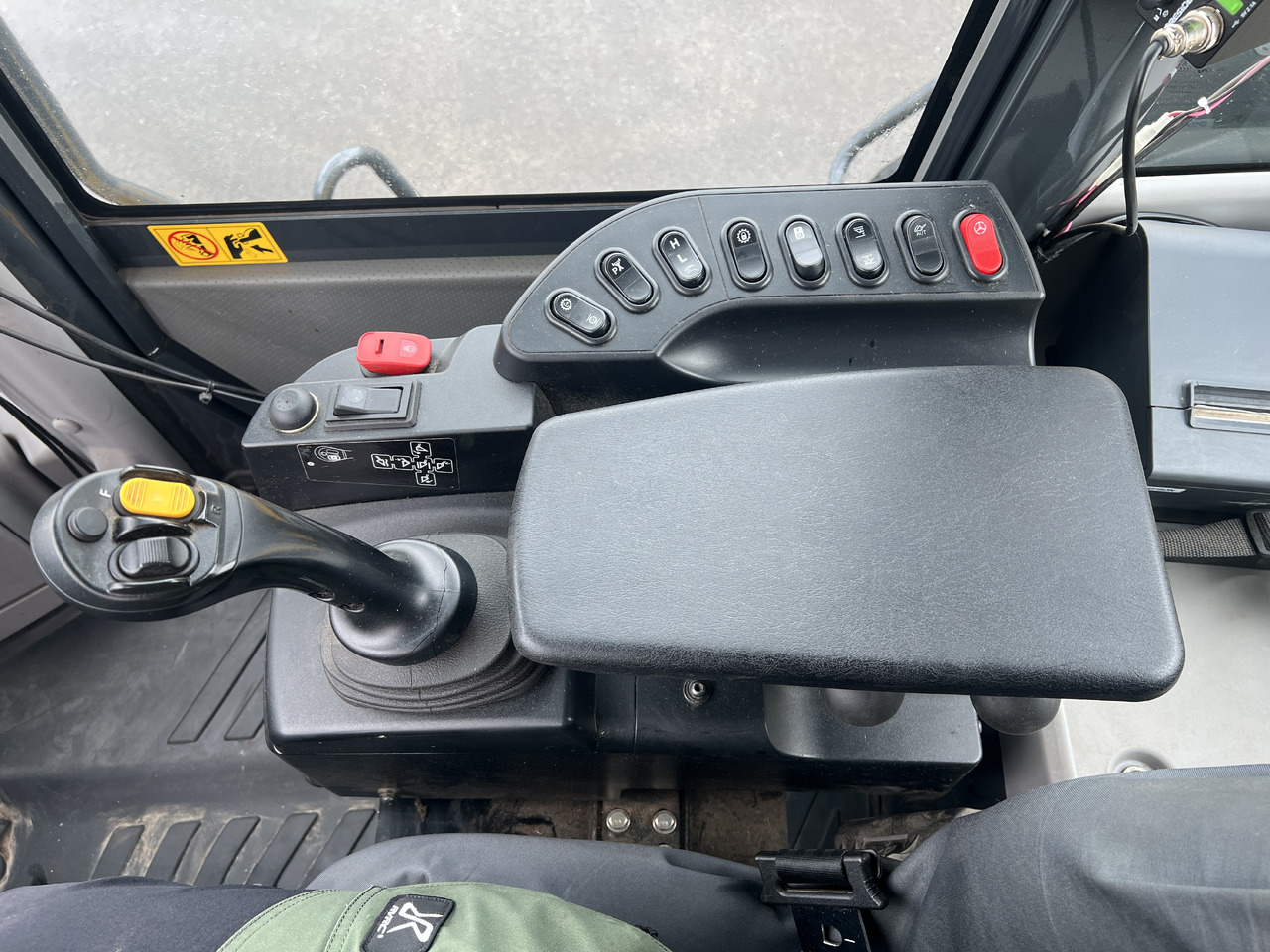 Riteņu iekrāvējs KOMATSU WA 380-8E0: foto 25 Riteņu iekrāvējs KOMATSU WA 380-8E0: foto 25