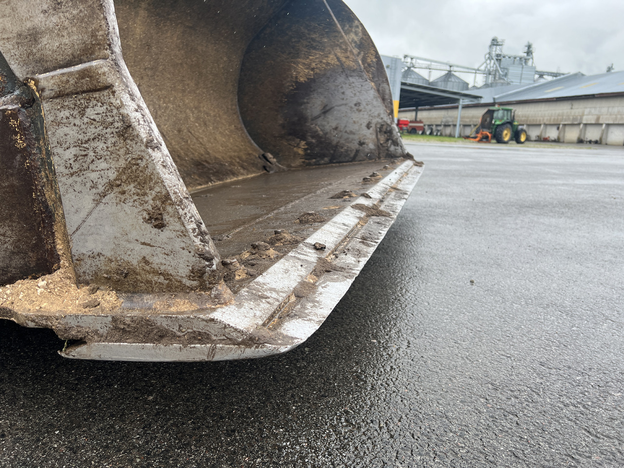 Riteņu iekrāvējs KOMATSU WA 380-8E0: foto 8 Riteņu iekrāvējs KOMATSU WA 380-8E0: foto 8