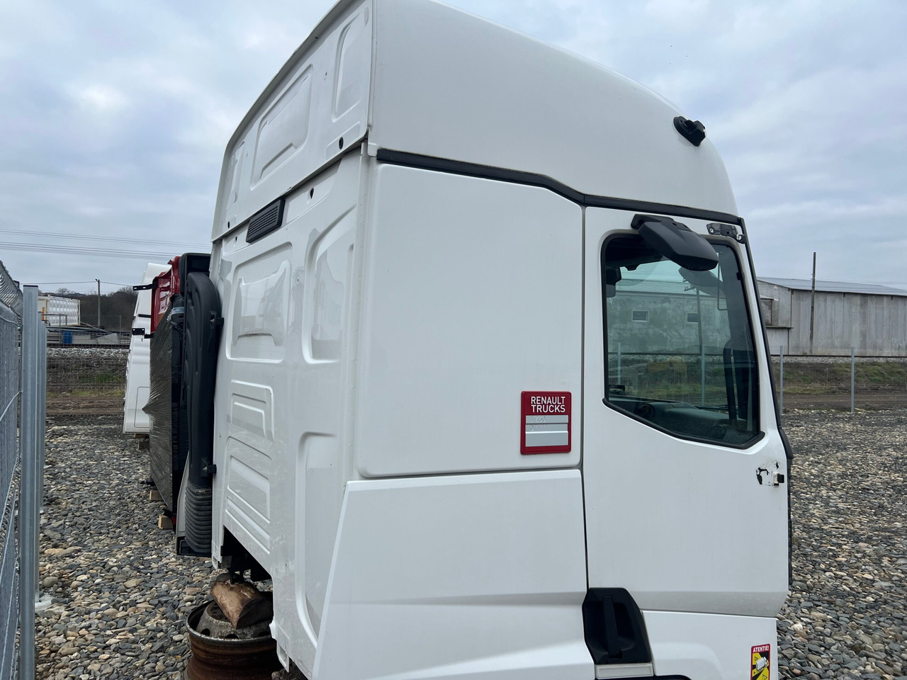 CABINA RENAULT T SLEEPER - Kabīne - Kravas automašīna: foto 4 CABINA RENAULT T SLEEPER - Kabīne - Kravas automašīna: foto 4