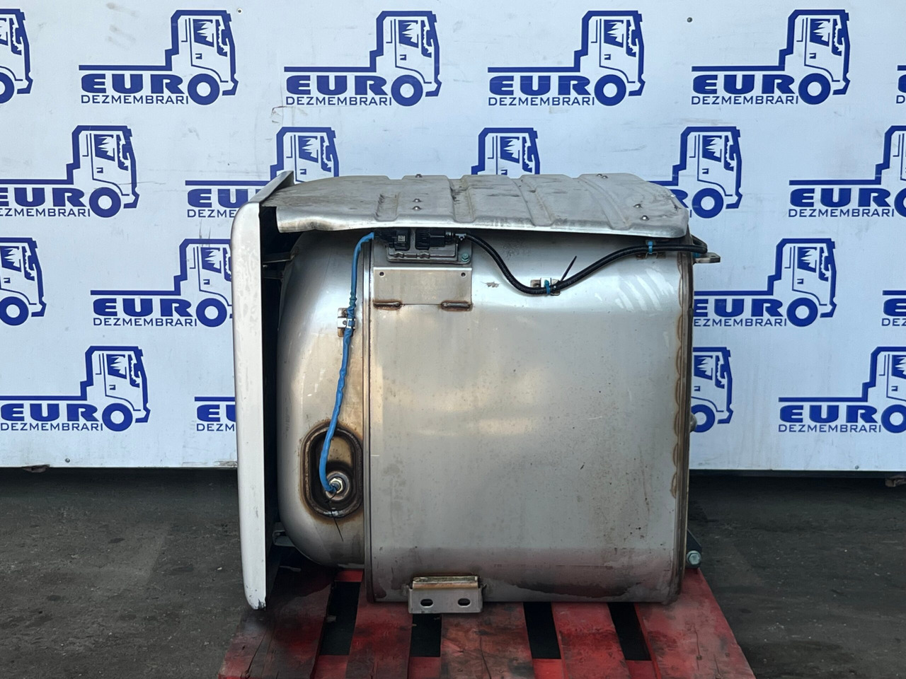 CATALIZATOR MAN TGX TG3 81.15103.6247 - Katalizators - Kravas automašīna: foto 2 CATALIZATOR MAN TGX TG3 81.15103.6247 - Katalizators - Kravas automašīna: foto 2