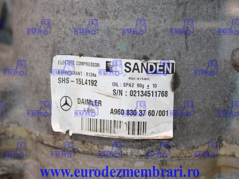 COMPRESOR CLIMA STATIONARE MERCEDES ACTROS MP4 A9608303760 - Kompresors - Kravas automašīna: foto 2 COMPRESOR CLIMA STATIONARE MERCEDES ACTROS MP4 A9608303760 - Kompresors - Kravas automašīna: foto 2