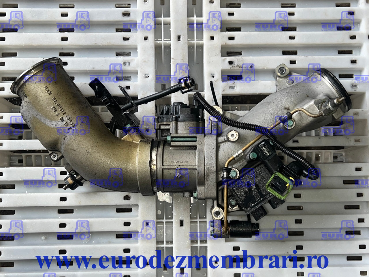 GALERIE ADMISIE + CLAPETA ACCELERATIE MAN TGX D3876 51.09413.7018, 51.09412.0323, 51.09412.0718, 51.26803.0055, 51.25902.0154, 51.25902.0081 - Ieplūdes kolektors - Kravas automašīna: foto 1 GALERIE ADMISIE + CLAPETA ACCELERATIE MAN TGX D3876 51.09413.7018, 51.09412.0323, 51.09412.0718, 51.26803.0055, 51.25902.0154, 51.25902.0081 - Ieplūdes kolektors - Kravas automašīna: foto 1