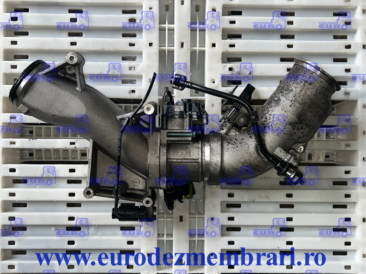 GALERIE ADMISIE + CLAPETA ACCELERATIE MAN TGX D3876 51.09413.7018, 51.09412.0323, 51.09412.0718, 51.26803.0055, 51.25902.0154, 51.25902.0081 - Ieplūdes kolektors - Kravas automašīna: foto 2 GALERIE ADMISIE + CLAPETA ACCELERATIE MAN TGX D3876 51.09413.7018, 51.09412.0323, 51.09412.0718, 51.26803.0055, 51.25902.0154, 51.25902.0081 - Ieplūdes kolektors - Kravas automašīna: foto 2