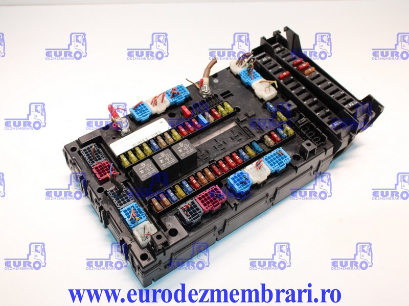 TABLOU SIGURANTE MERCEDES ACTROS MP4 SAM CABIN A0014462658, A0014466858 - Drošinātājs - Kravas automašīna: foto 2 TABLOU SIGURANTE MERCEDES ACTROS MP4 SAM CABIN A0014462658, A0014466858 - Drošinātājs - Kravas automašīna: foto 2