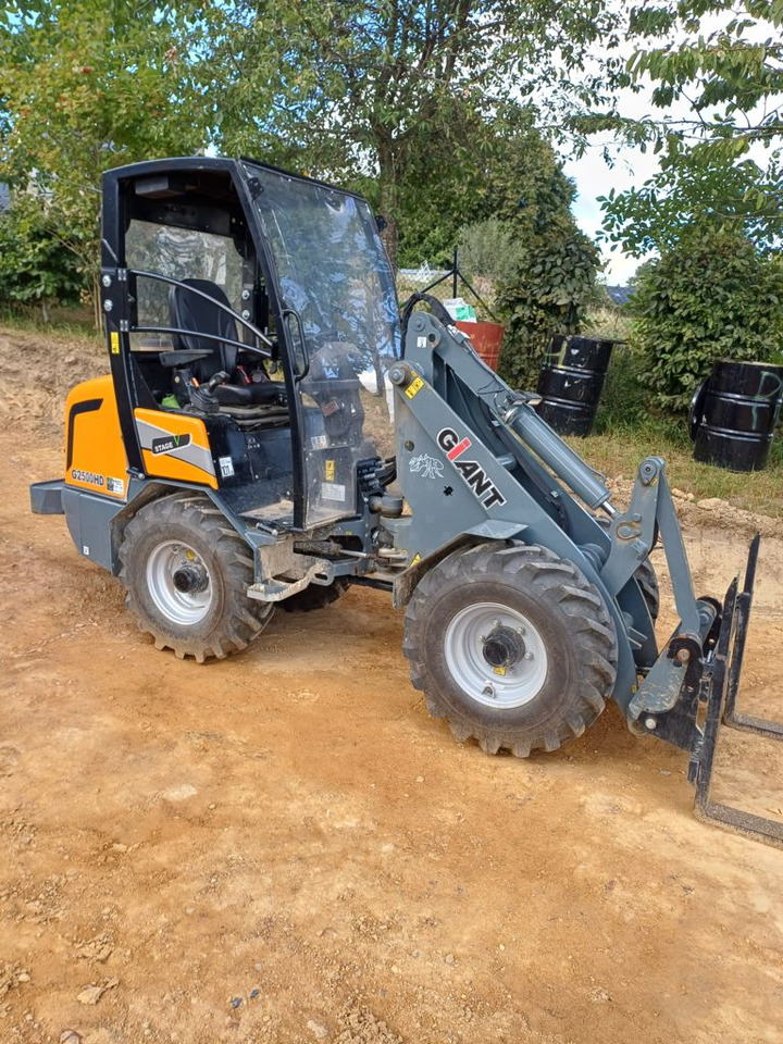 Giant G2500 HD - Kompaktiekrāvējs: foto 1 Giant G2500 HD - Kompaktiekrāvējs: foto 1