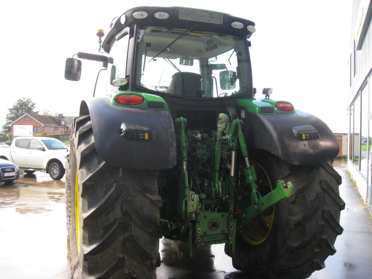 John Deere 6210R AUTOPOWER - Traktors: foto 3 John Deere 6210R AUTOPOWER - Traktors: foto 3