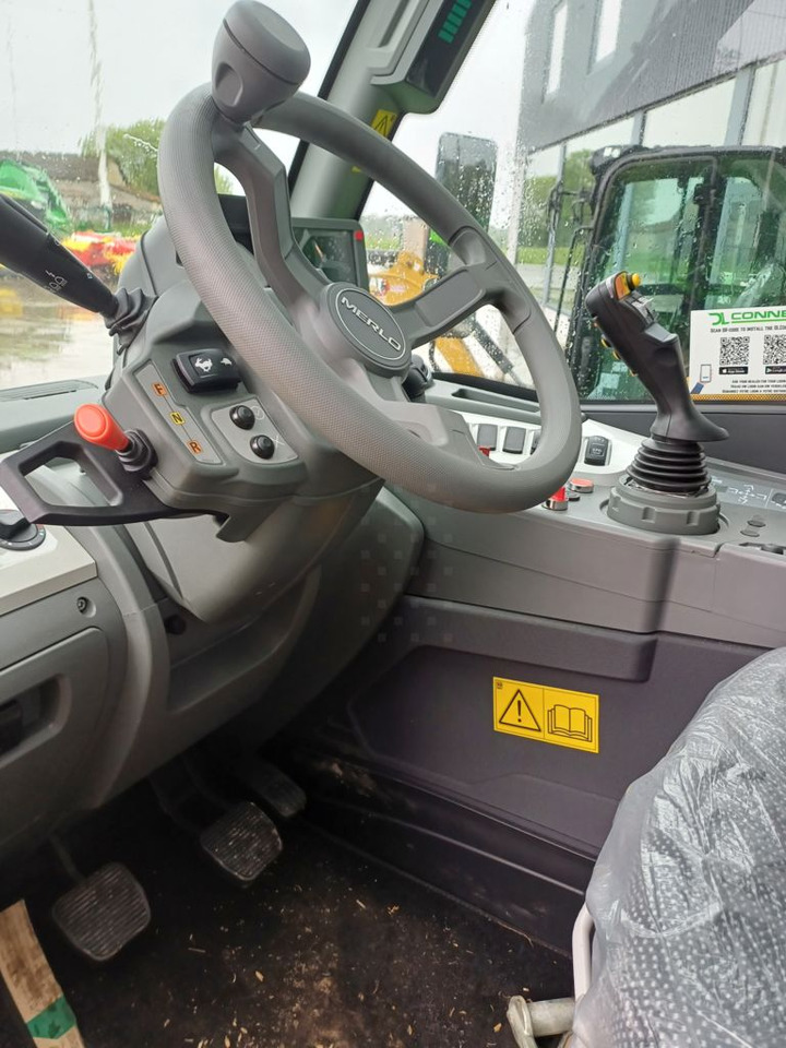 Merlo 42.7 - Teleskopiskais iekrāvējs: foto 5 Merlo 42.7 - Teleskopiskais iekrāvējs: foto 5