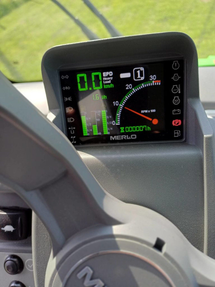 Merlo TF38.10 TT CS 136 - Teleskopiskais iekrāvējs: foto 5 Merlo TF38.10 TT CS 136 - Teleskopiskais iekrāvējs: foto 5