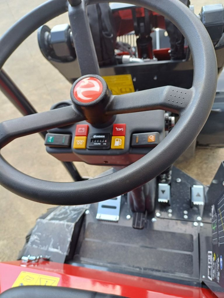 Norcar 755 XC - Mini iekrāvējs: foto 4 Norcar 755 XC - Mini iekrāvējs: foto 4