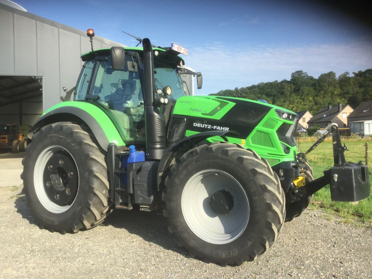 Deutz-Fahr AGROTRON 7250 TTV - Traktors: foto 1 Deutz-Fahr AGROTRON 7250 TTV - Traktors: foto 1