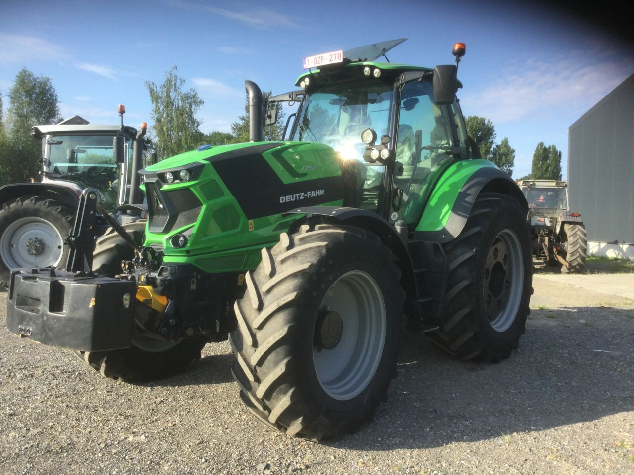Deutz-Fahr AGROTRON 7250 TTV - Traktors: foto 3 Deutz-Fahr AGROTRON 7250 TTV - Traktors: foto 3