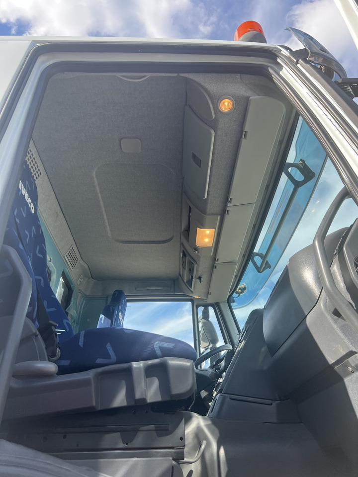 CAMION VOLQUETE IVECO TRAKKER 450 6X6 - Kravas automašīna pašizgāzējs: foto 5 CAMION VOLQUETE IVECO TRAKKER 450 6X6 - Kravas automašīna pašizgāzējs: foto 5
