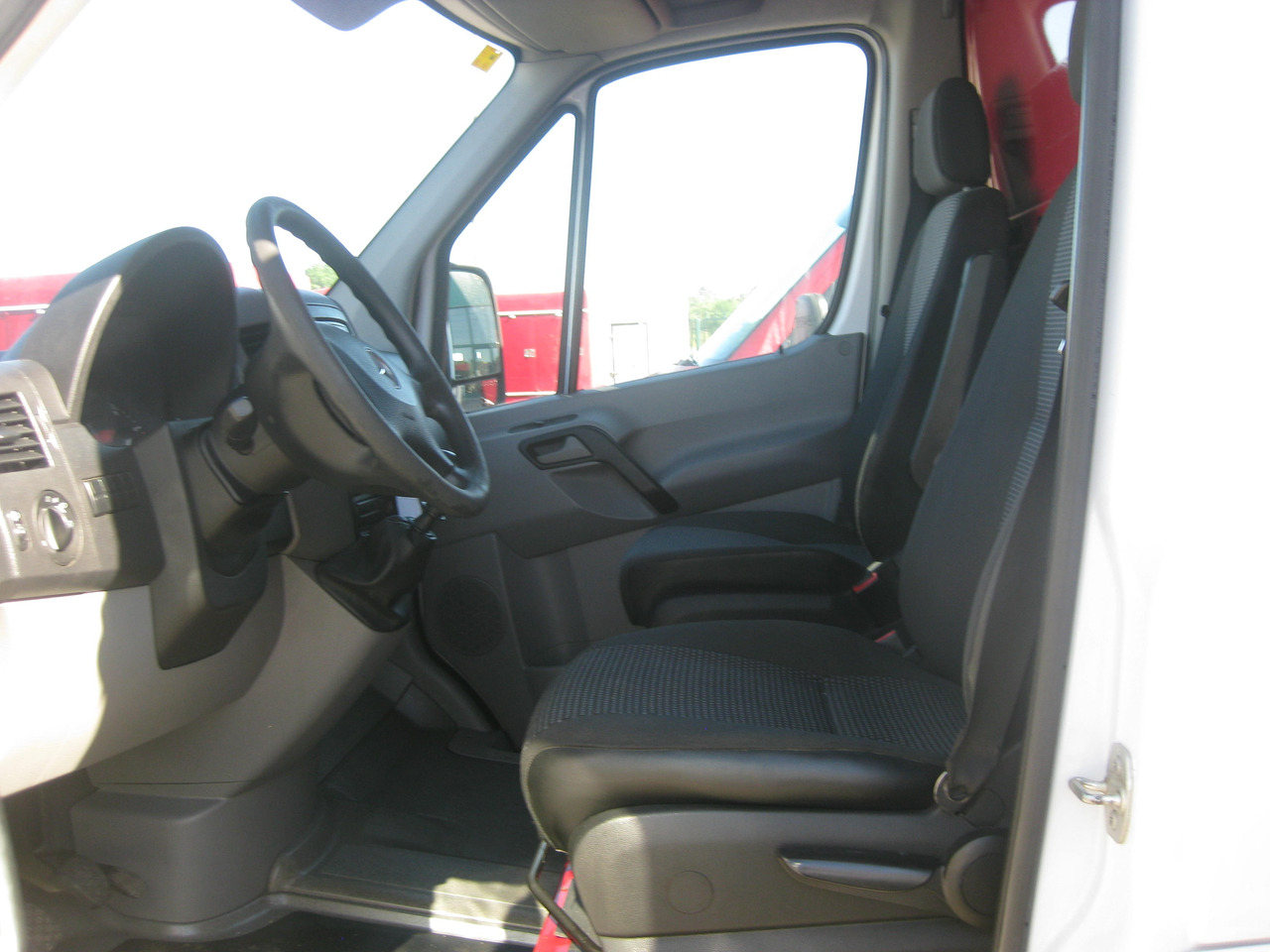 FRIGORÍFICO MERCEDES 313CDI - Komercauto refrižerators: foto 3 FRIGORÍFICO MERCEDES 313CDI - Komercauto refrižerators: foto 3