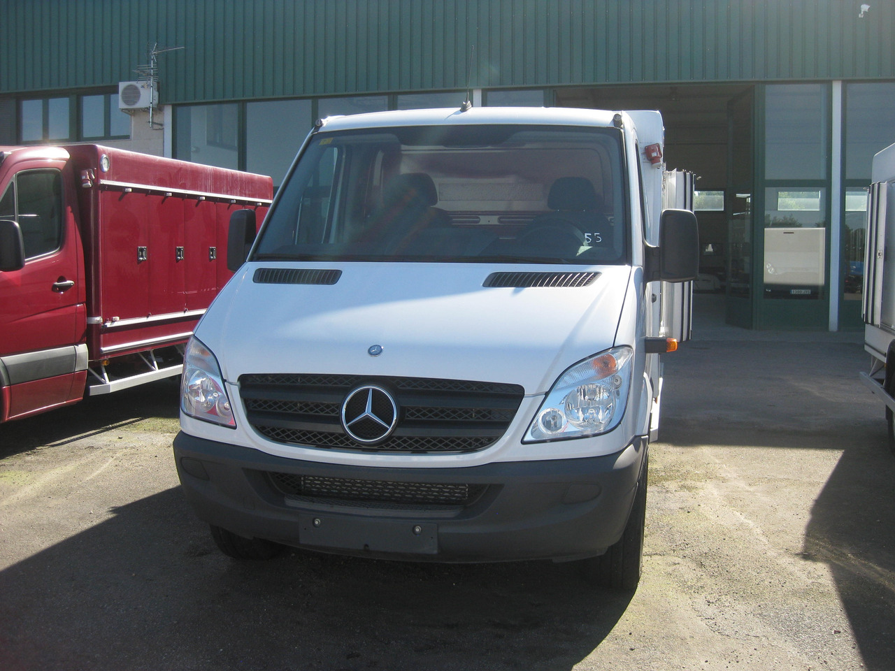 FRIGORÍFICO MERCEDES 313CDI - Komercauto refrižerators: foto 2 FRIGORÍFICO MERCEDES 313CDI - Komercauto refrižerators: foto 2