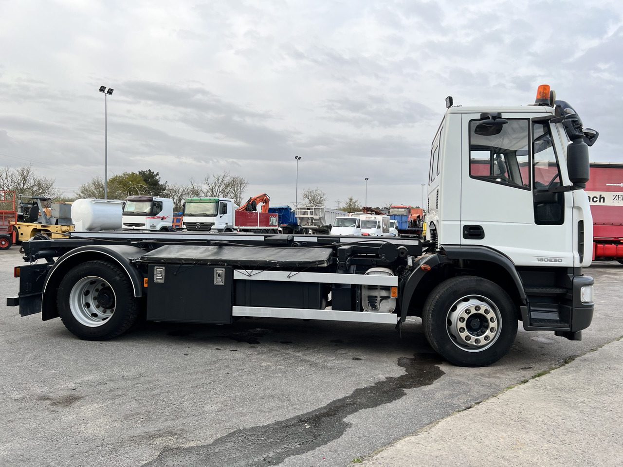 Šasija kravas automašīna IVECO 300 EN CHASIS: foto 9