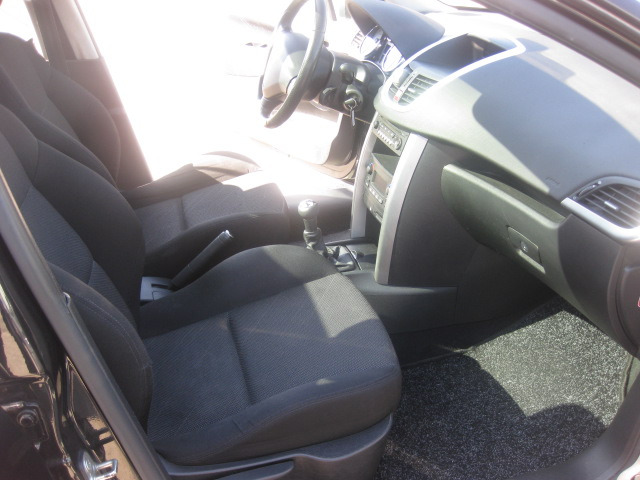 PEUGEOT 207 SW - Vieglā automašīna: foto 3 PEUGEOT 207 SW - Vieglā automašīna: foto 3