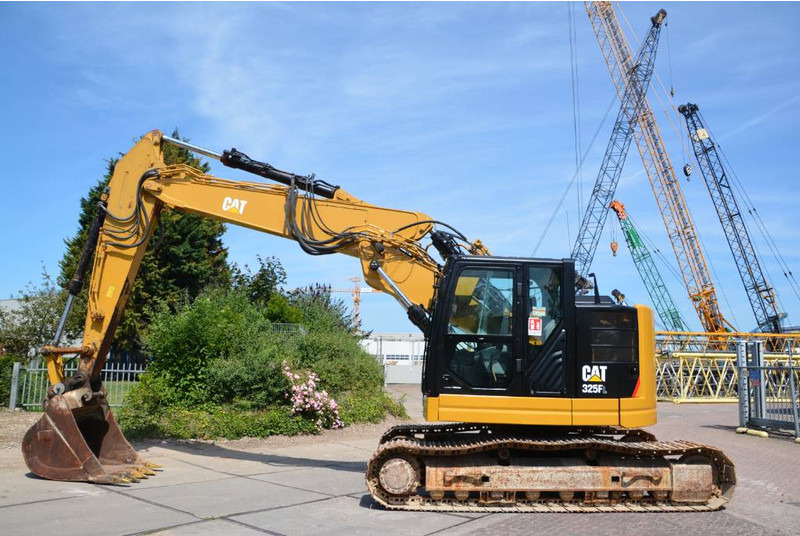 Cat 325 FL CR - Kāpurķēžu ekskavators: foto 1 Cat 325 FL CR - Kāpurķēžu ekskavators: foto 1