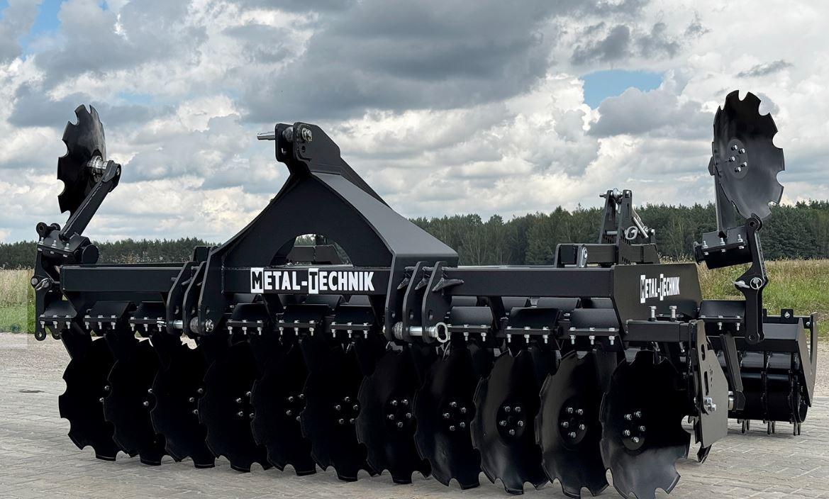 METAL-TECHNIK Brona talerzowa 2,7 m / Scheibenegge / дисковая борона / disc harrow - Disku ecēša: foto 1 METAL-TECHNIK Brona talerzowa 2,7 m / Scheibenegge / дисковая борона / disc harrow - Disku ecēša: foto 1