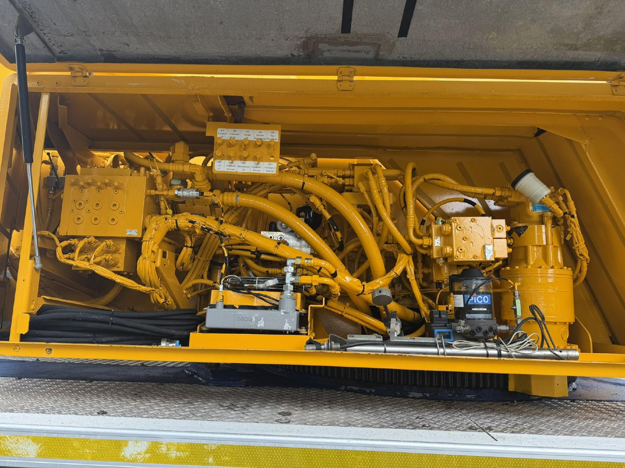 Autoceltnis Liebherr LTM 1055-3.1 (05 - 055 855) | 6 x 6: foto 22