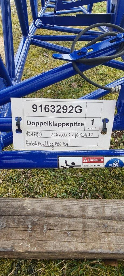 Liebherr Zubehör = LTM 1030-2.1 und LTM 1030-2 / Doppelklappspitze 8,6 / 15 m - Zustand neu - Autoceltnis: foto 3 Liebherr Zubehör = LTM 1030-2.1 und LTM 1030-2 / Doppelklappspitze 8,6 / 15 m - Zustand neu - Autoceltnis: foto 3