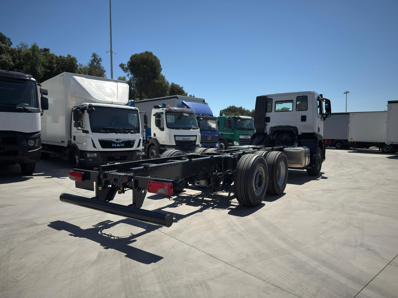 IVECO AD280X40 YPS ON X-WAY E6 (Chassis) - Šasija kravas automašīna: foto 4 IVECO AD280X40 YPS ON X-WAY E6 (Chassis) - Šasija kravas automašīna: foto 4