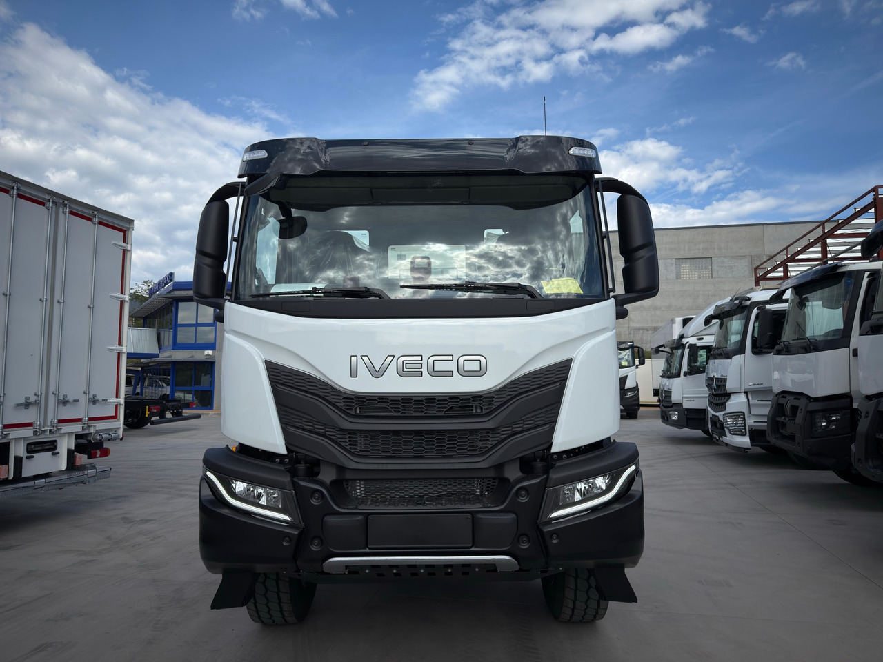 IVECO AD410T50 T-WAY 8x4 E6 (Chassis) - Šasija kravas automašīna: foto 3 IVECO AD410T50 T-WAY 8x4 E6 (Chassis) - Šasija kravas automašīna: foto 3